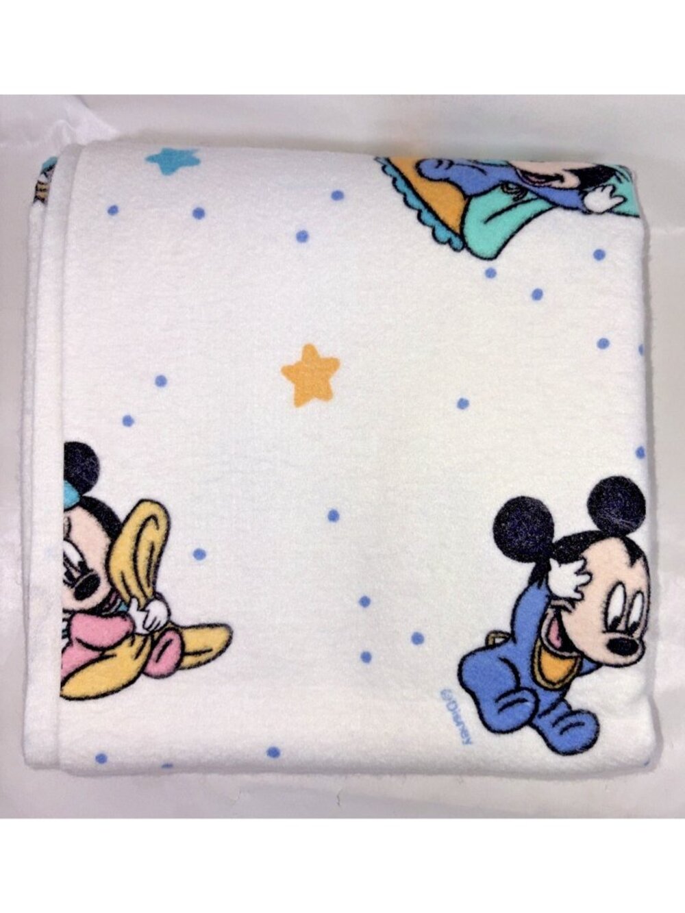 Disney Baby Pluto Mickey Vintage White Acrylic Polyester Crib Blanket